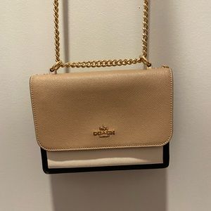 Best trendy monochrome crossbody bag